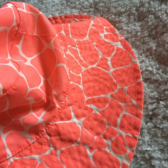 A pink/orange 4-6X bucket hat from OshKosh B’gosh - Picture 4 of 4